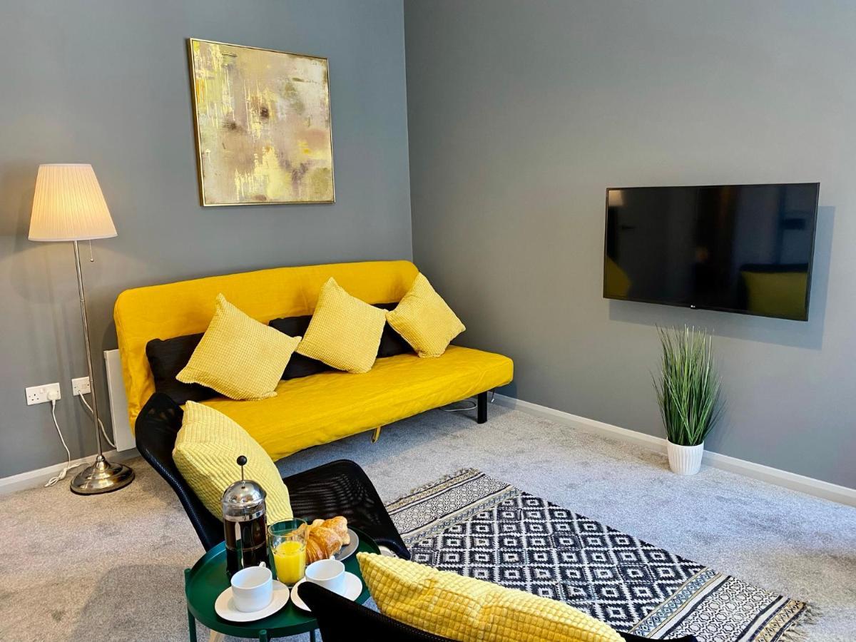 Trendy Stylish Apartment! - 5 Minute Walk To The Best Beach! - Great Location - Parking - Fast Wifi - Smart Tv - Newly Decorated - Sleeps Up To 6! Close To Bournemouth & Poole Town Centre & Sandbanks Экстерьер фото