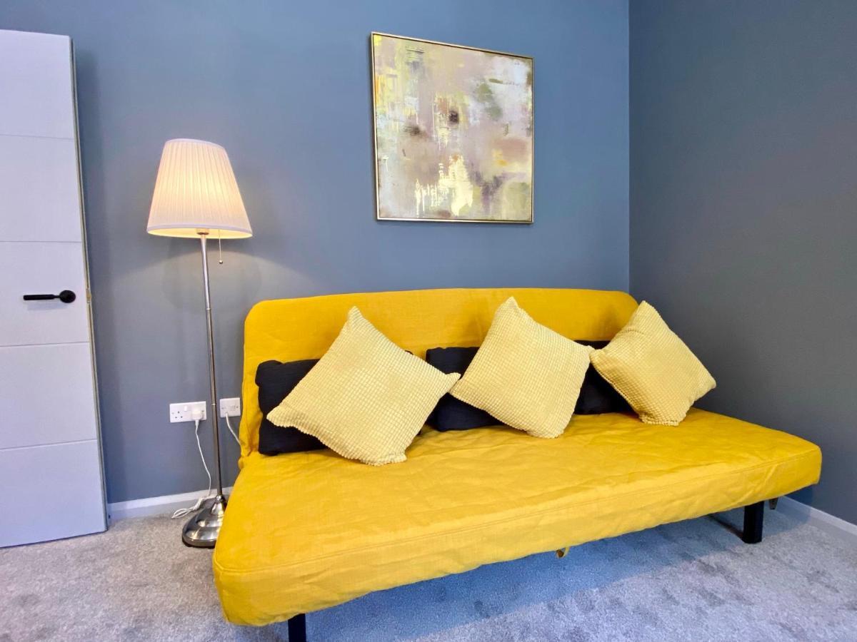 Trendy Stylish Apartment! - 5 Minute Walk To The Best Beach! - Great Location - Parking - Fast Wifi - Smart Tv - Newly Decorated - Sleeps Up To 6! Close To Bournemouth & Poole Town Centre & Sandbanks Экстерьер фото