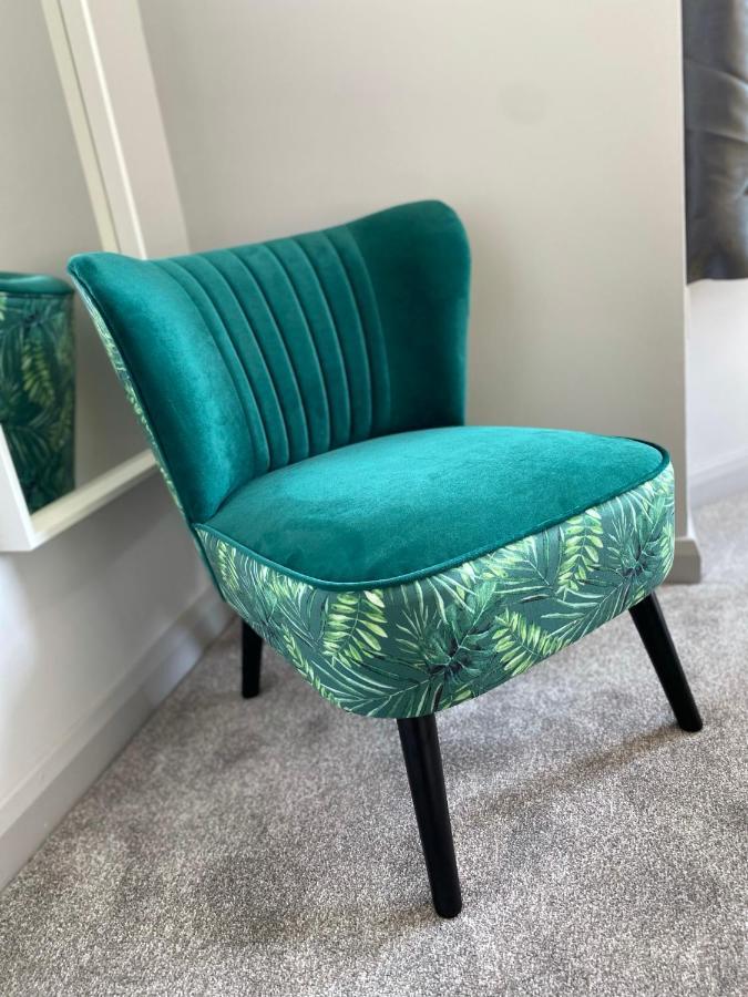 Trendy Stylish Apartment! - 5 Minute Walk To The Best Beach! - Great Location - Parking - Fast Wifi - Smart Tv - Newly Decorated - Sleeps Up To 6! Close To Bournemouth & Poole Town Centre & Sandbanks Экстерьер фото